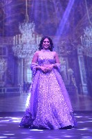 Regina Cassandra Photo Pictures
